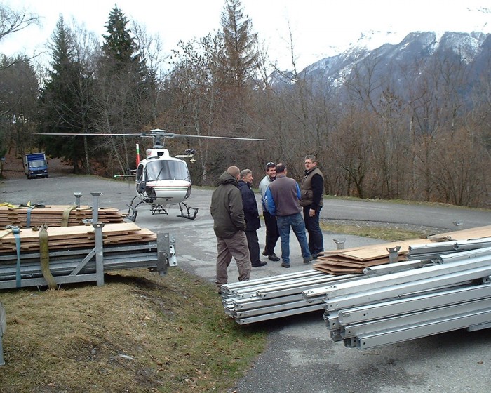 Installation de tente par hélitreuillage - Fort de Tamié