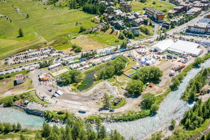 Salon de la voiture électrique à Val d’Isère, 2016