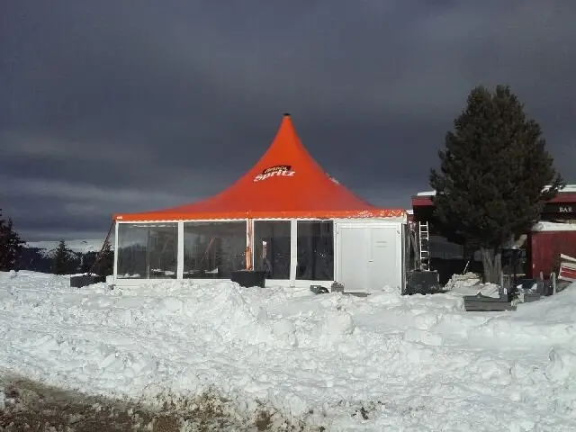 Tente Garden au toit orange, Courchevel 1650