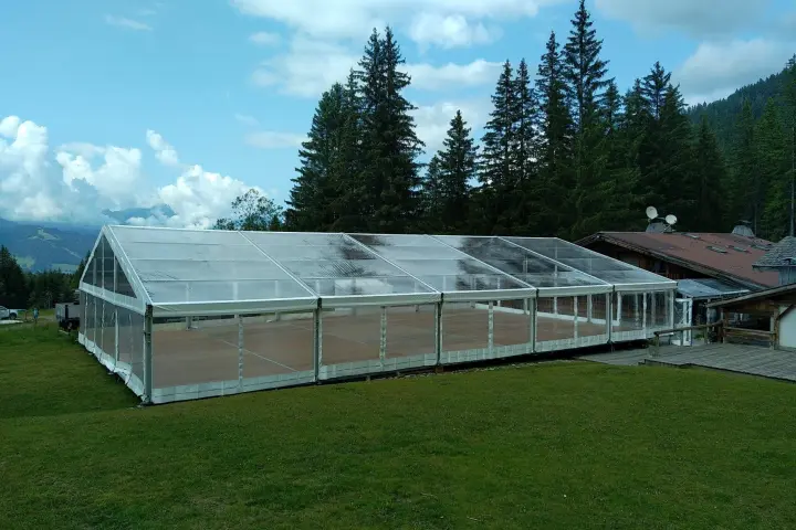Tente transparente de 15 × 25 m avec plancher, Megève