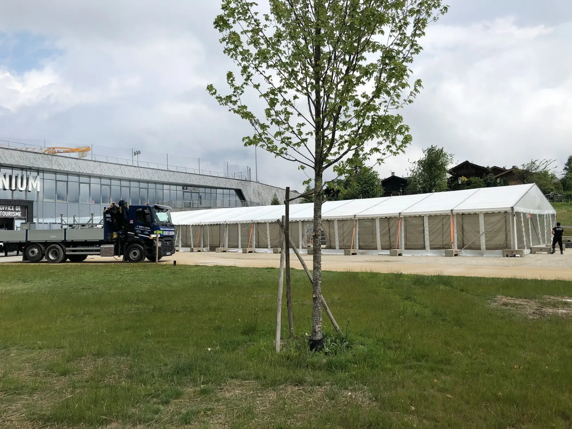 Structure de 10 × 42 m à Courchevel